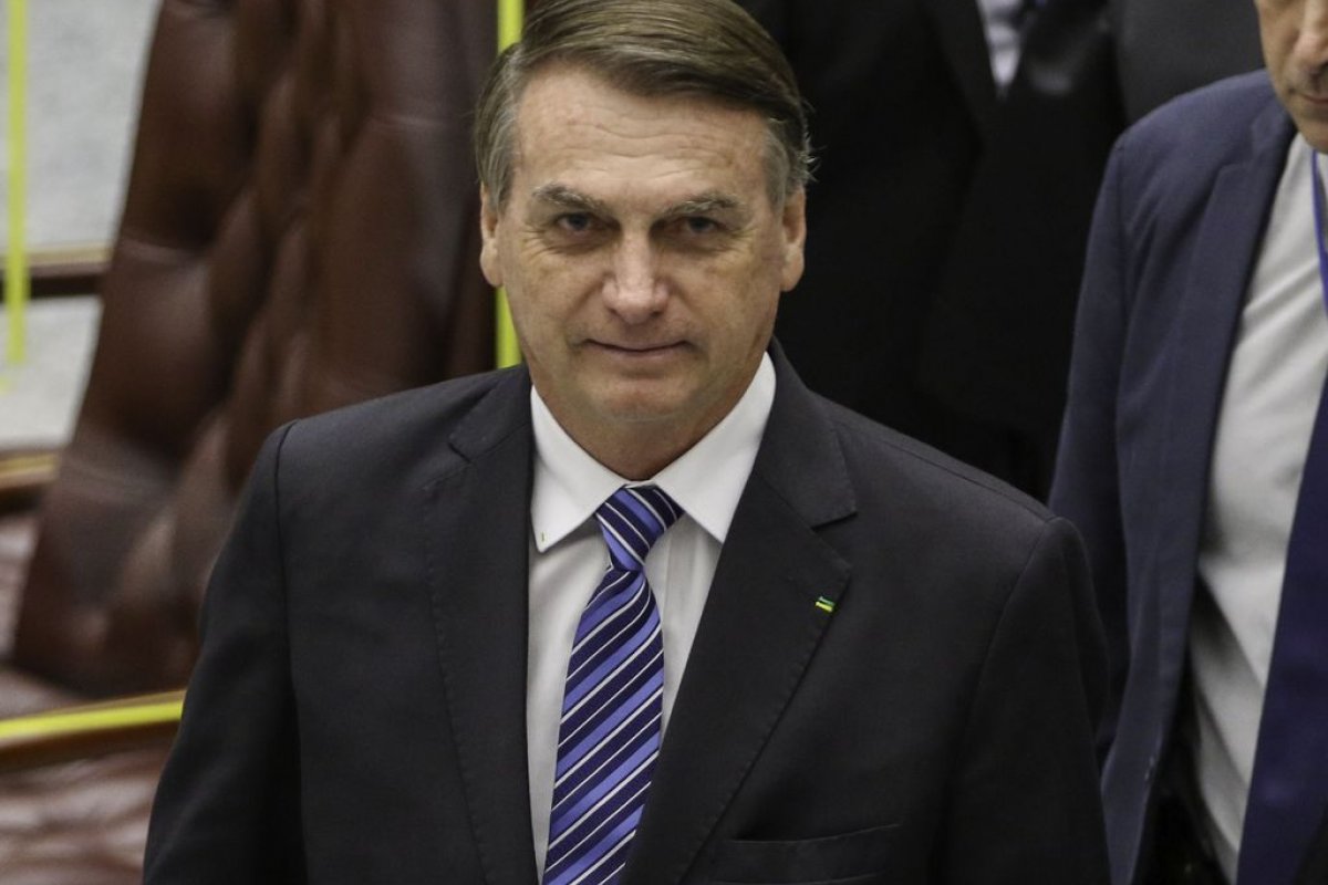 Barroso suspende por 60 dias apuração das acusações da CPI da Covid contra Bolsonaro