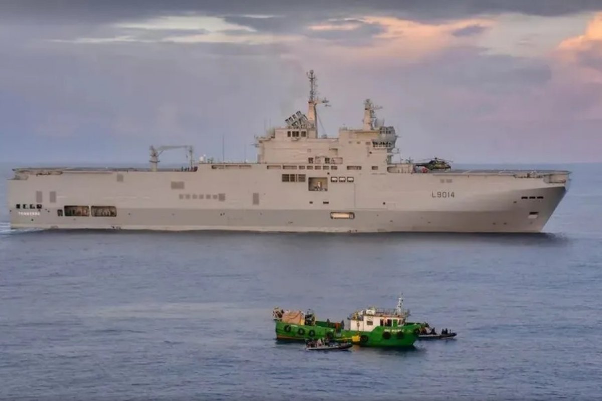 Embarcação brasileira que transportava cocaína é interceptada pela Marinha da França
