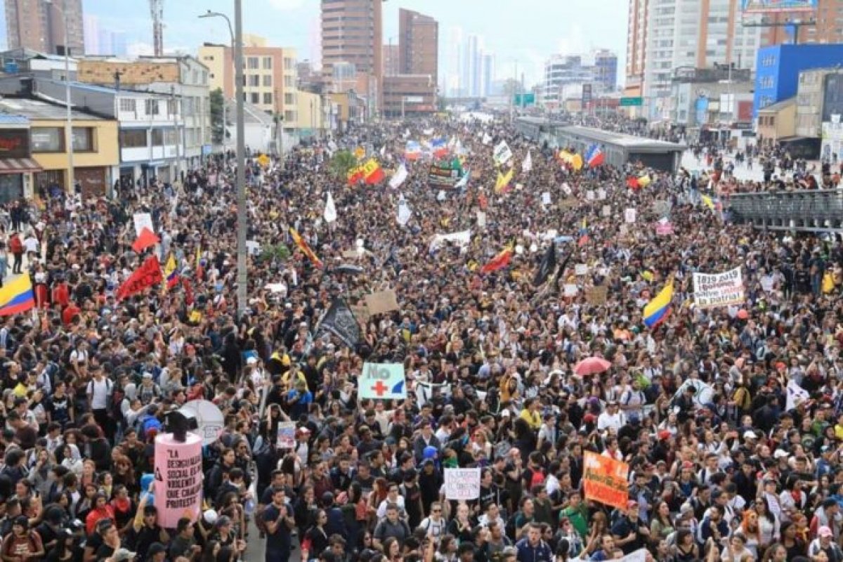 Colômbia inicia série de protestos contra o presidente Iván Duque