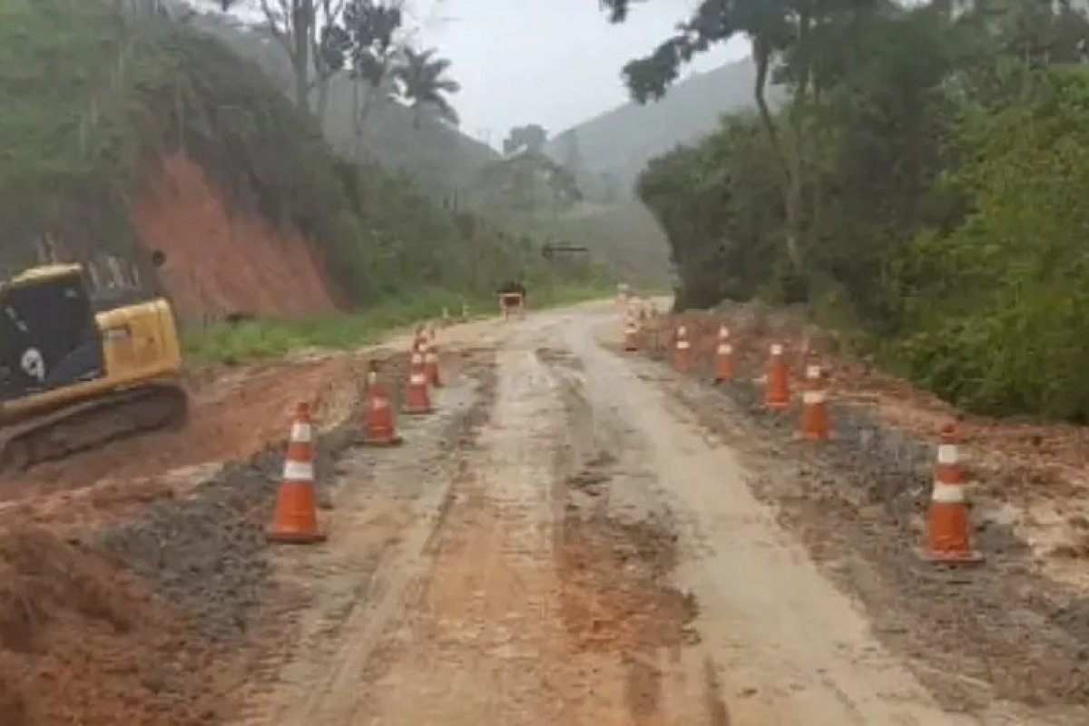 Trecho da BR-030, no sudoeste da Bahia é liberado após interdição