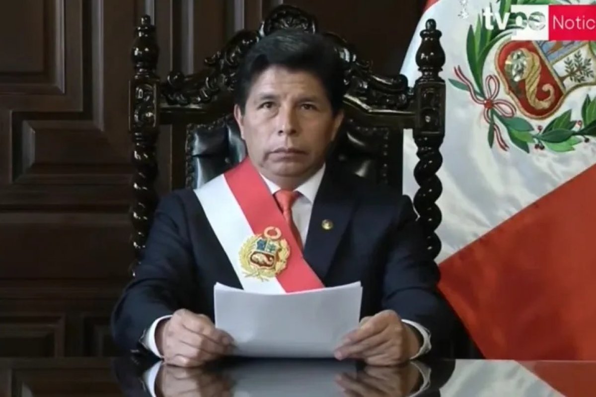 Vídeo: Presidente do Peru anuncia dissolução do Congresso e estado de exceção