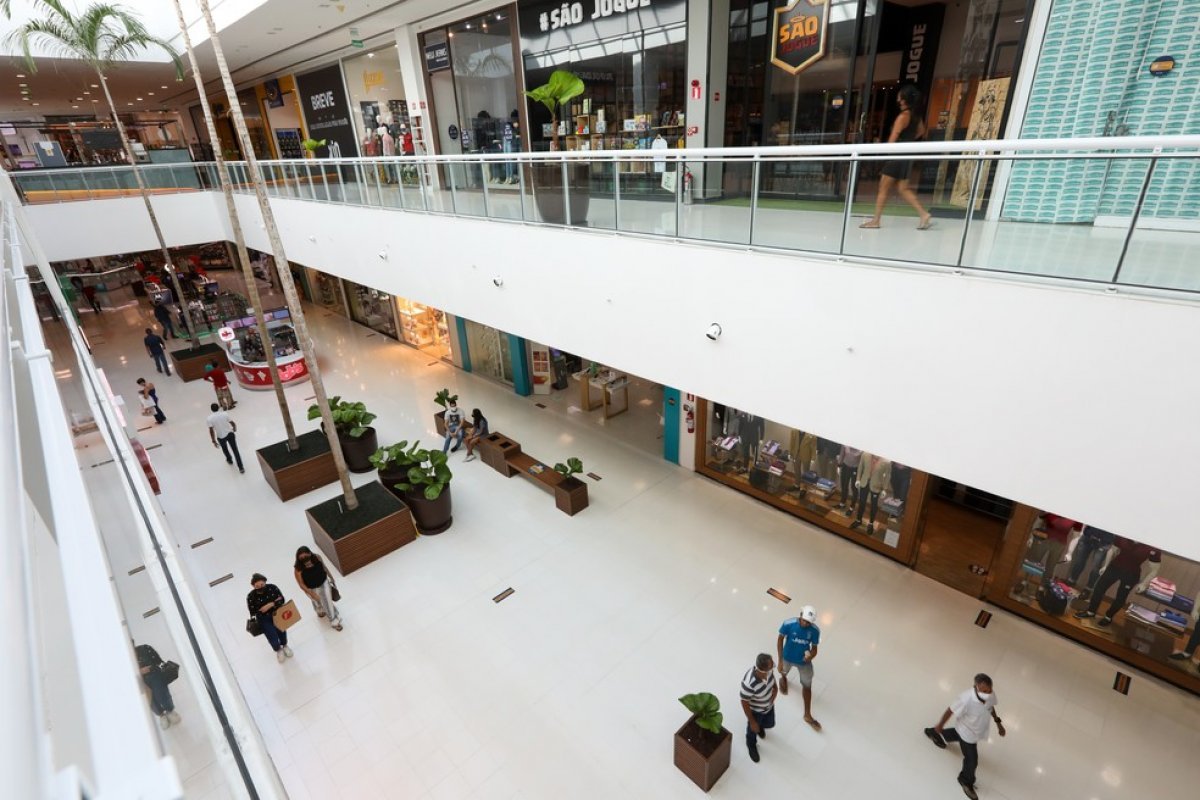 Número de vendas em shoppings cresceram 6,2% em outubro, diz Abrasce