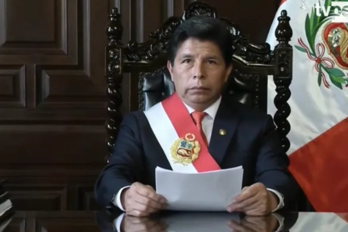 Presidente destituído do Peru é preso após tentativa de golpe no Estado