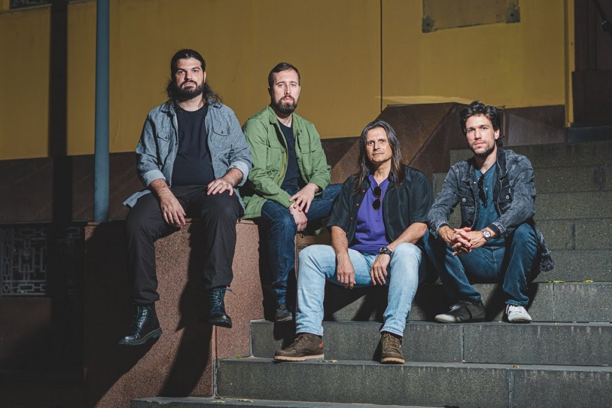 Tarmat lança álbum de estreia “Out of the Blue” com influências do hard/AOR ao prog