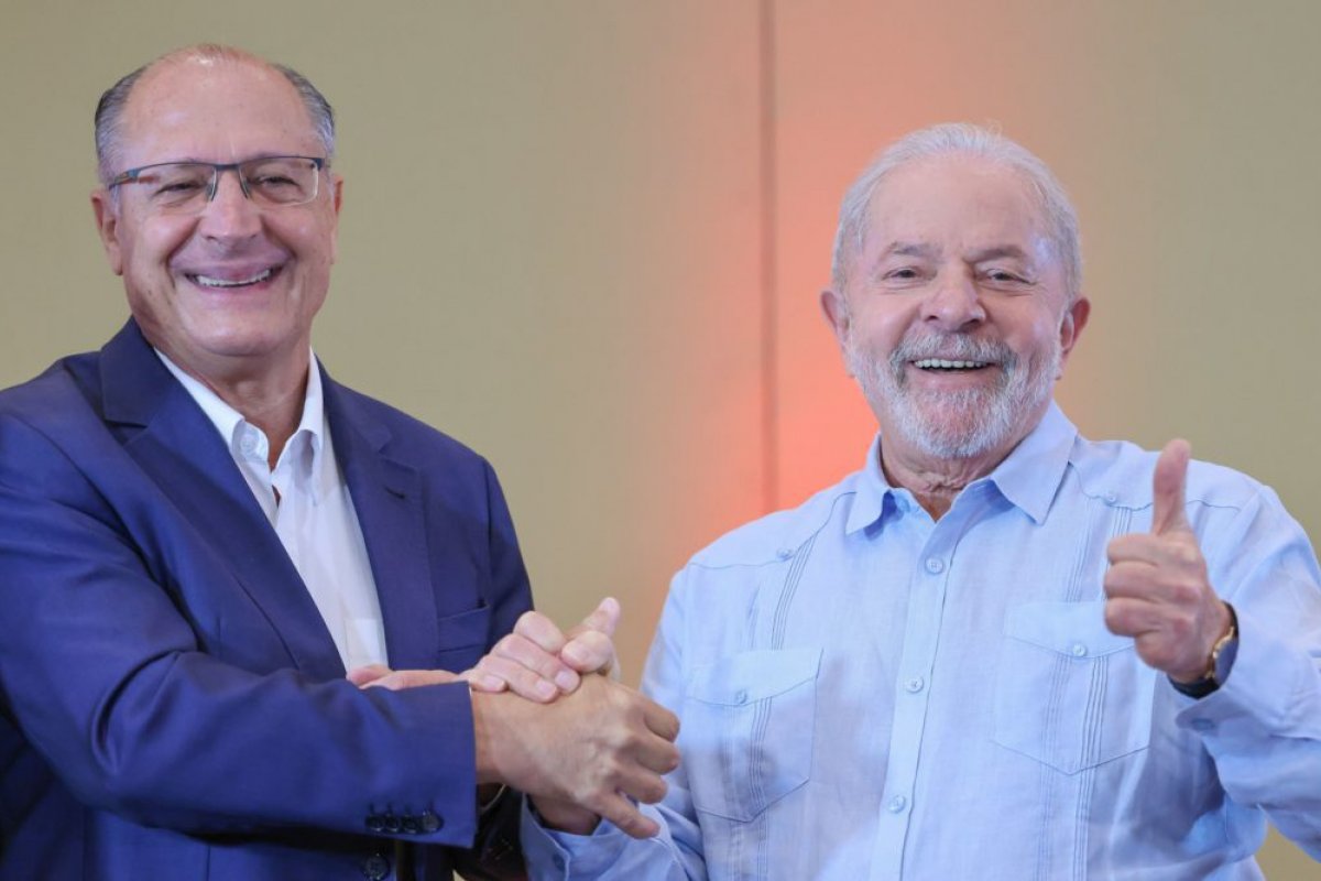 Lula e Alckmin serão diplomados oficialmente pelo TSE nesta segunda (12)