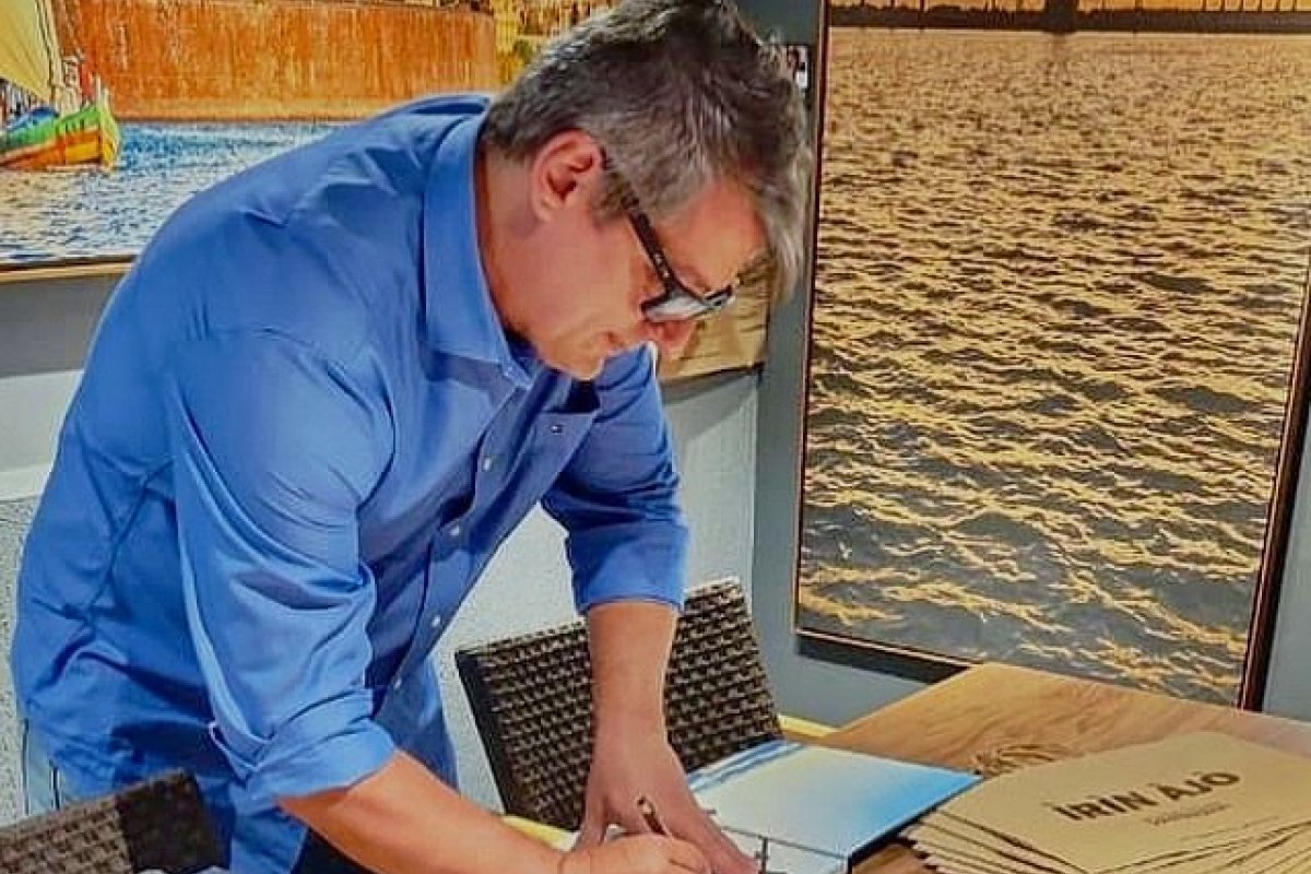 Fotógrafo Reinaldo Giarola lança livro "Ìrin Àjò" nesta sexta-feira, 16, na galeria Imagebox Fineart!