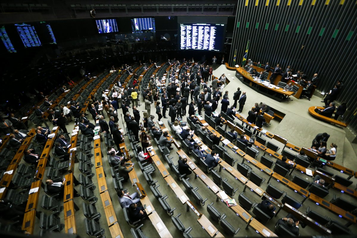 PEC do estouro deve ser votada na Câmara dos Deputados nesta terça-feira (13)