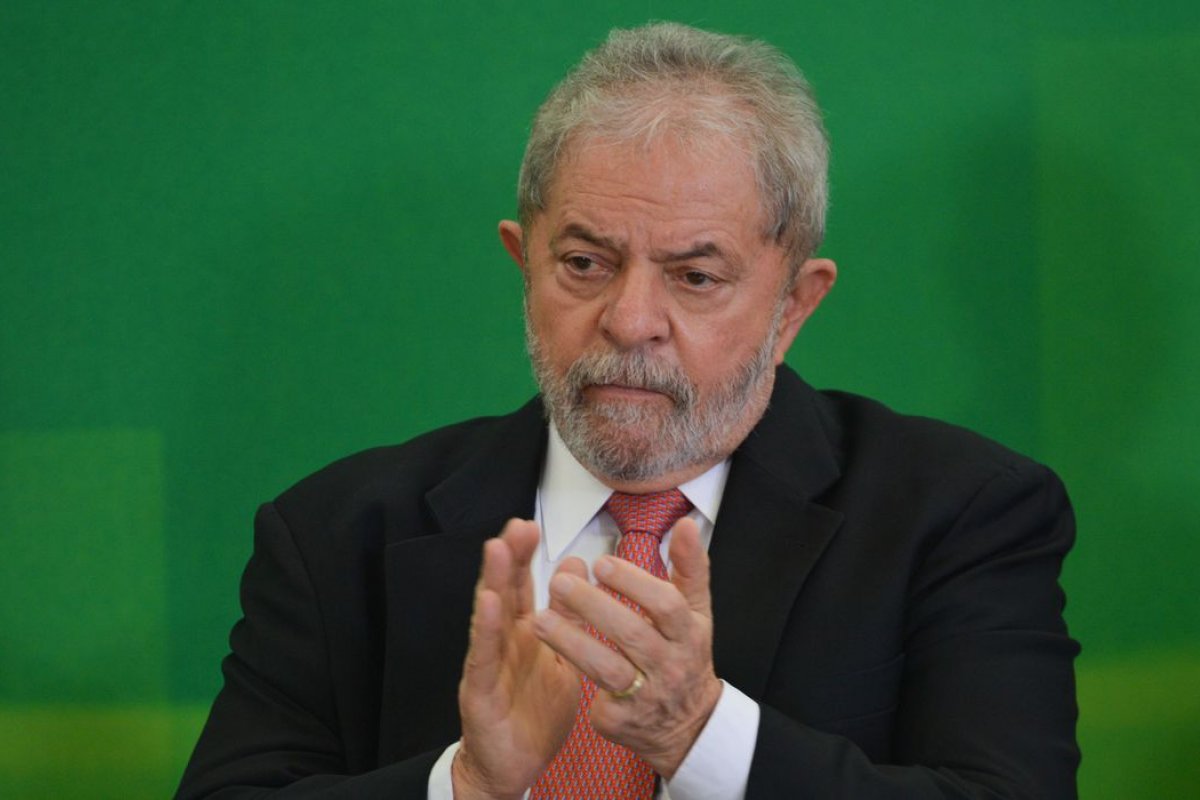 Lula afirma que receberá relatórios dos grupos temáticos da transição nesta terça-feira (13)