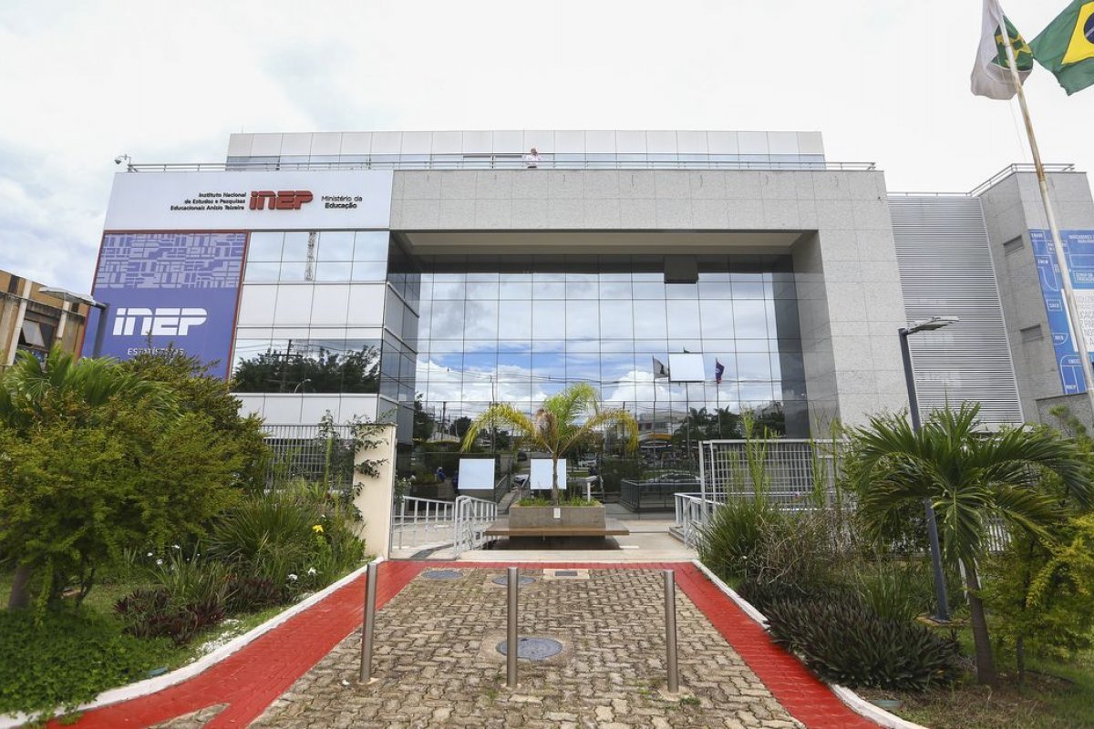Enem 2023: Inep abre licitação para contratar aplicadora da prova