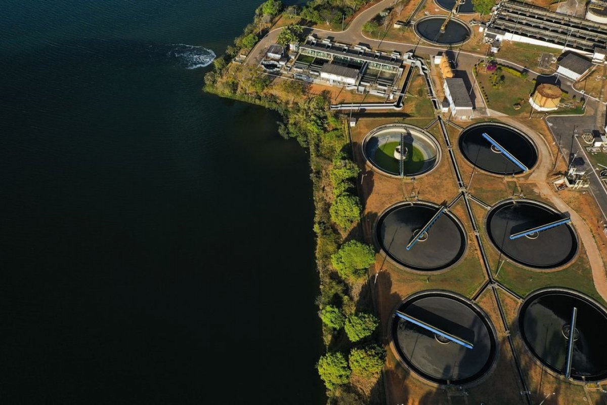 Apenas 50,3% do volume de esgoto é efetivamente tratado no Brasil, diz MDR