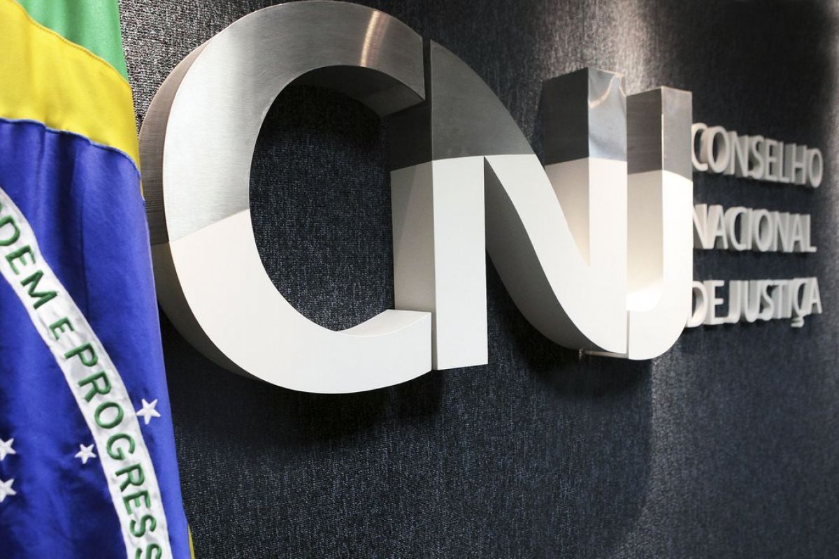 CNJ suspende redes sociais de desembargadora por apoio a manifestações