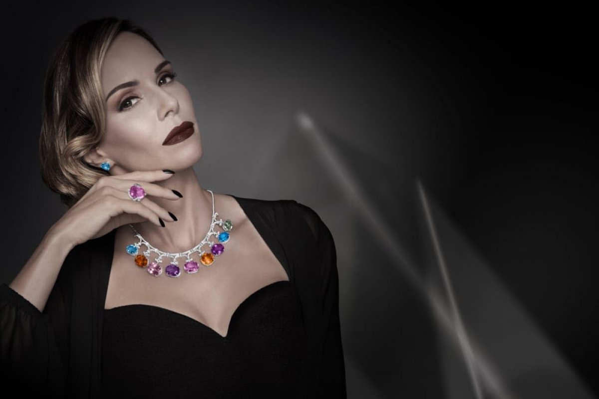 Ana Furtado arrasa em campanha de joalheria!