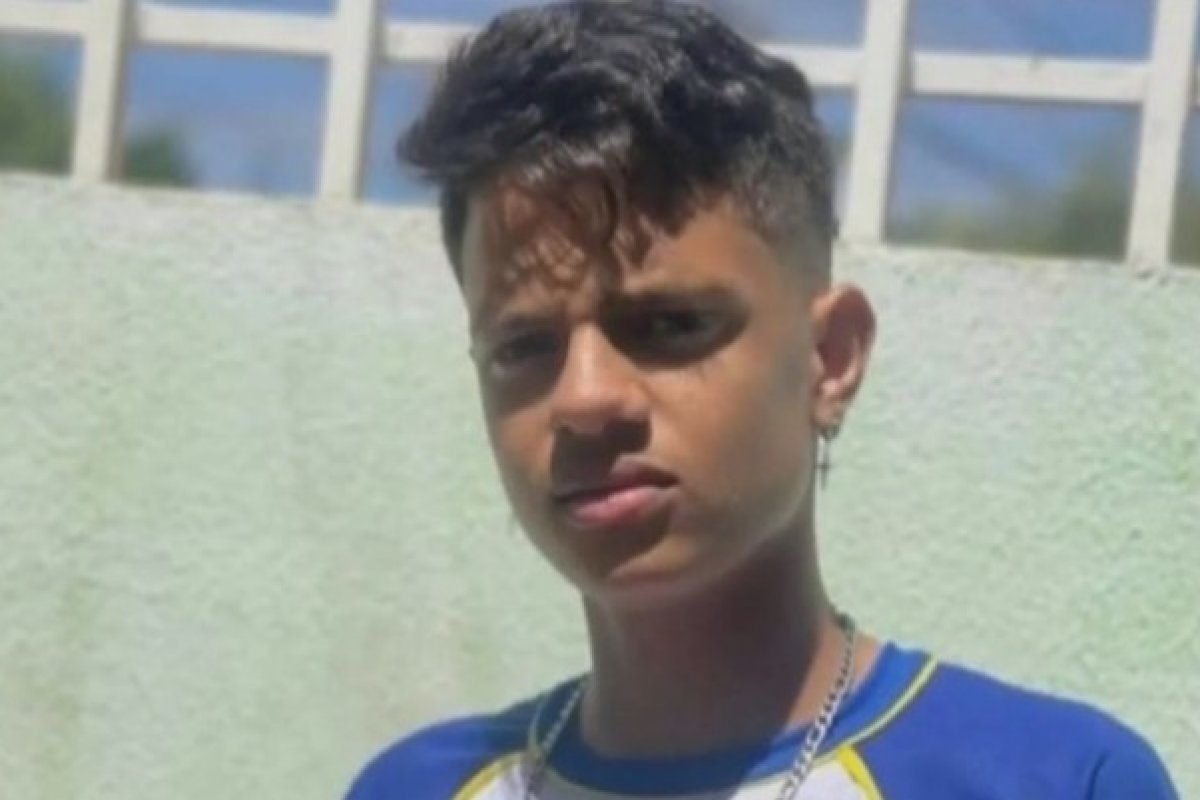 Adolescente cai em jogo de futebol e morre na escola em Juazeiro