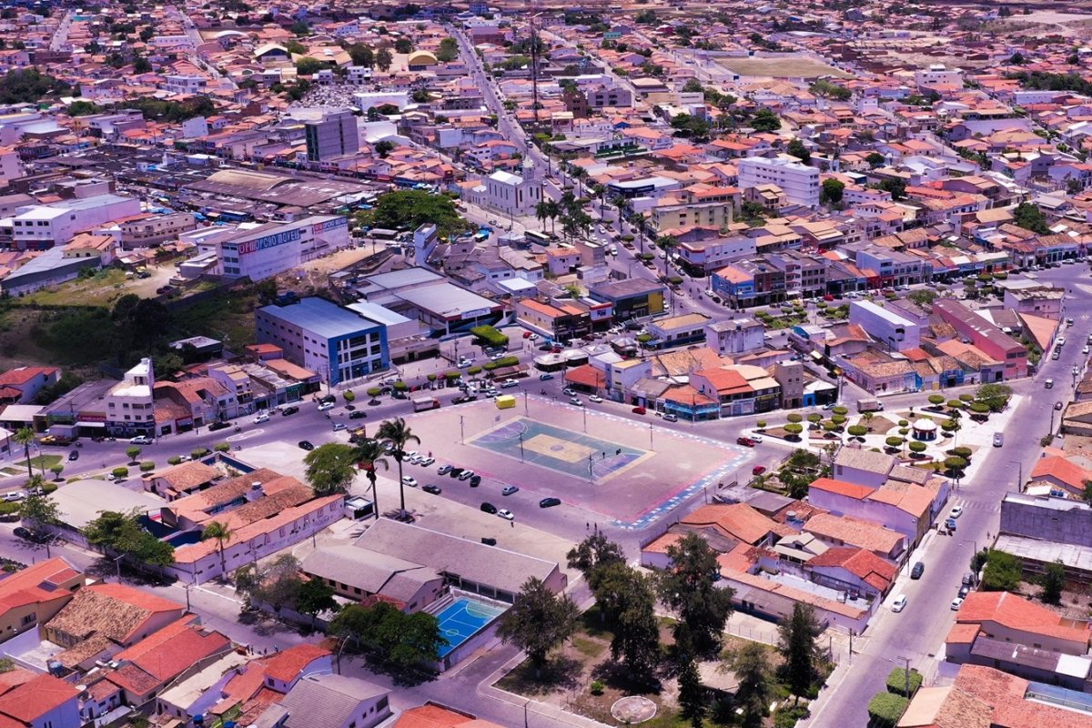 Após irregularidades, prefeitura de Poções se compromete a anular concurso público