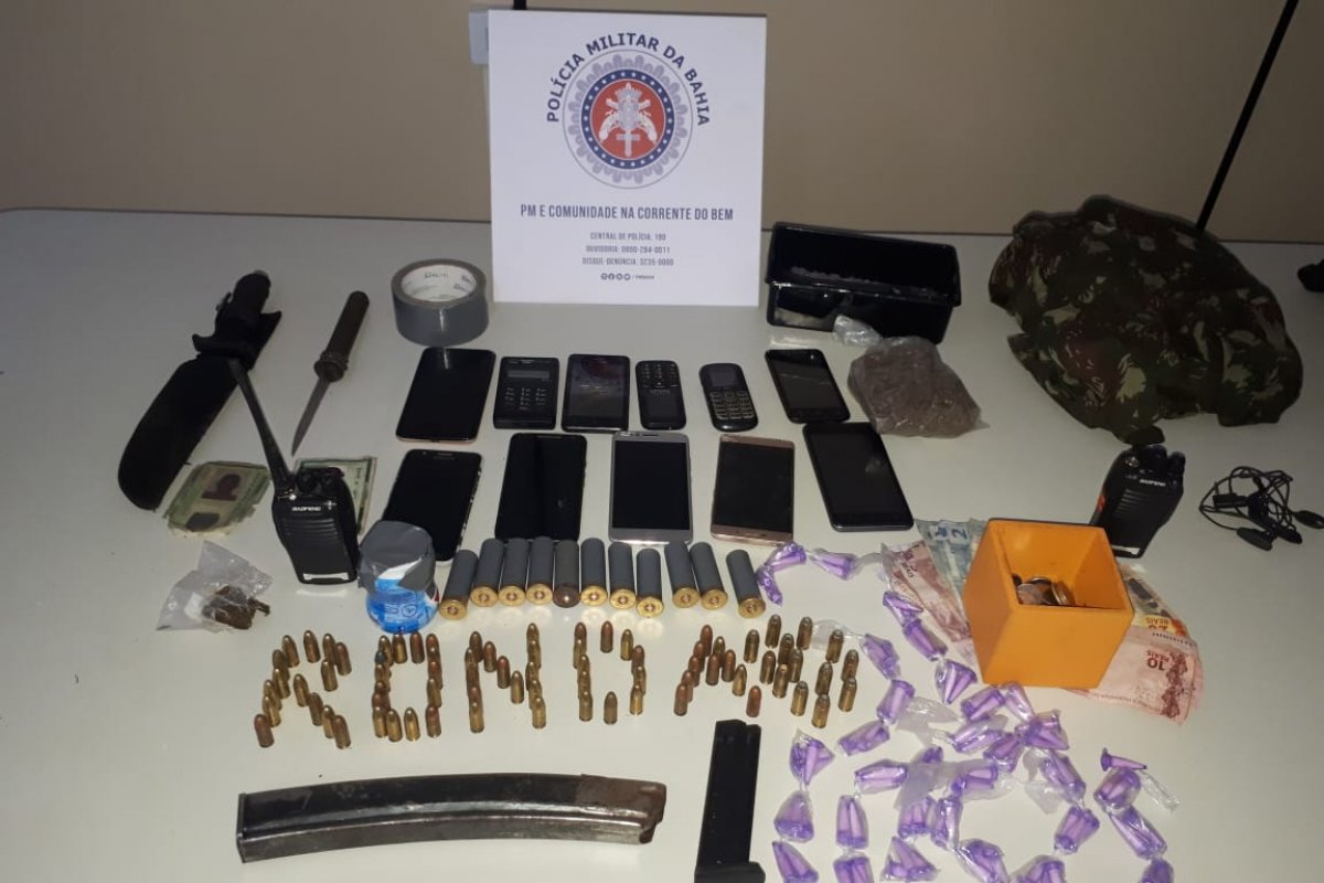 Duas mulheres são presas com munições e drogas na Mata Escura