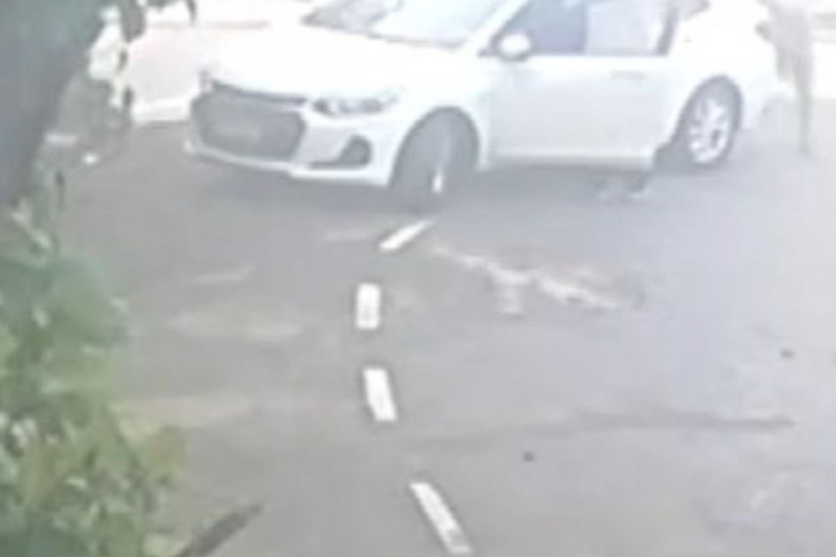 Homem morre após ser baleado em assalto no bairro de Itapuã, em Salvador