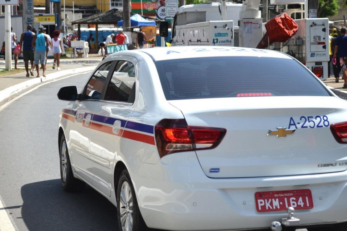Cobrança de bandeira 2 em táxis no mês dezembro será opcional