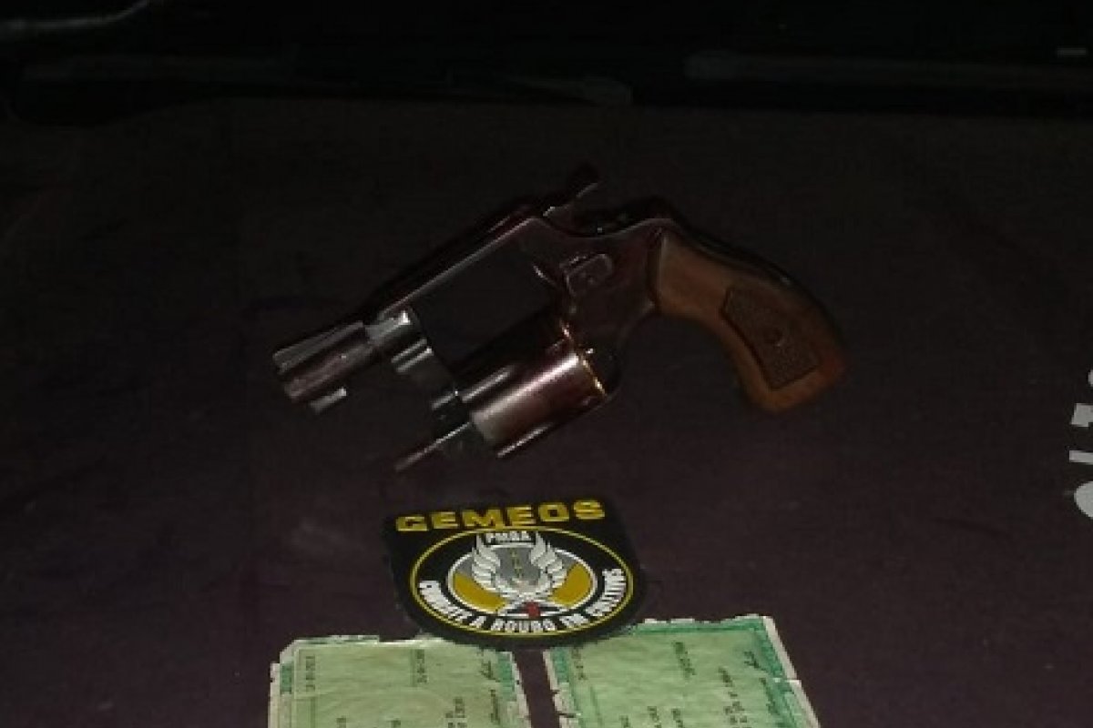 Um homem morre em confronto com policiais no Largo do Tanque