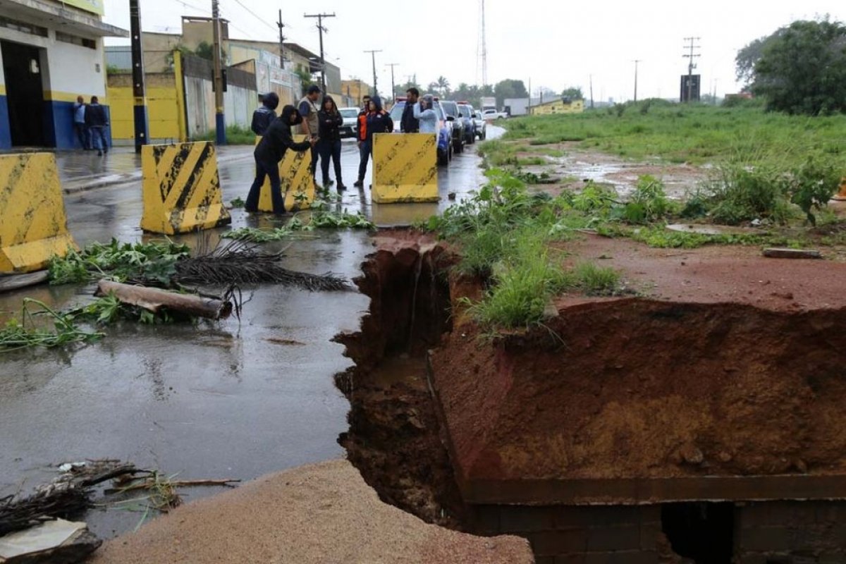 Vitória da Conquista decreta estado de emergência por causa das chuvas