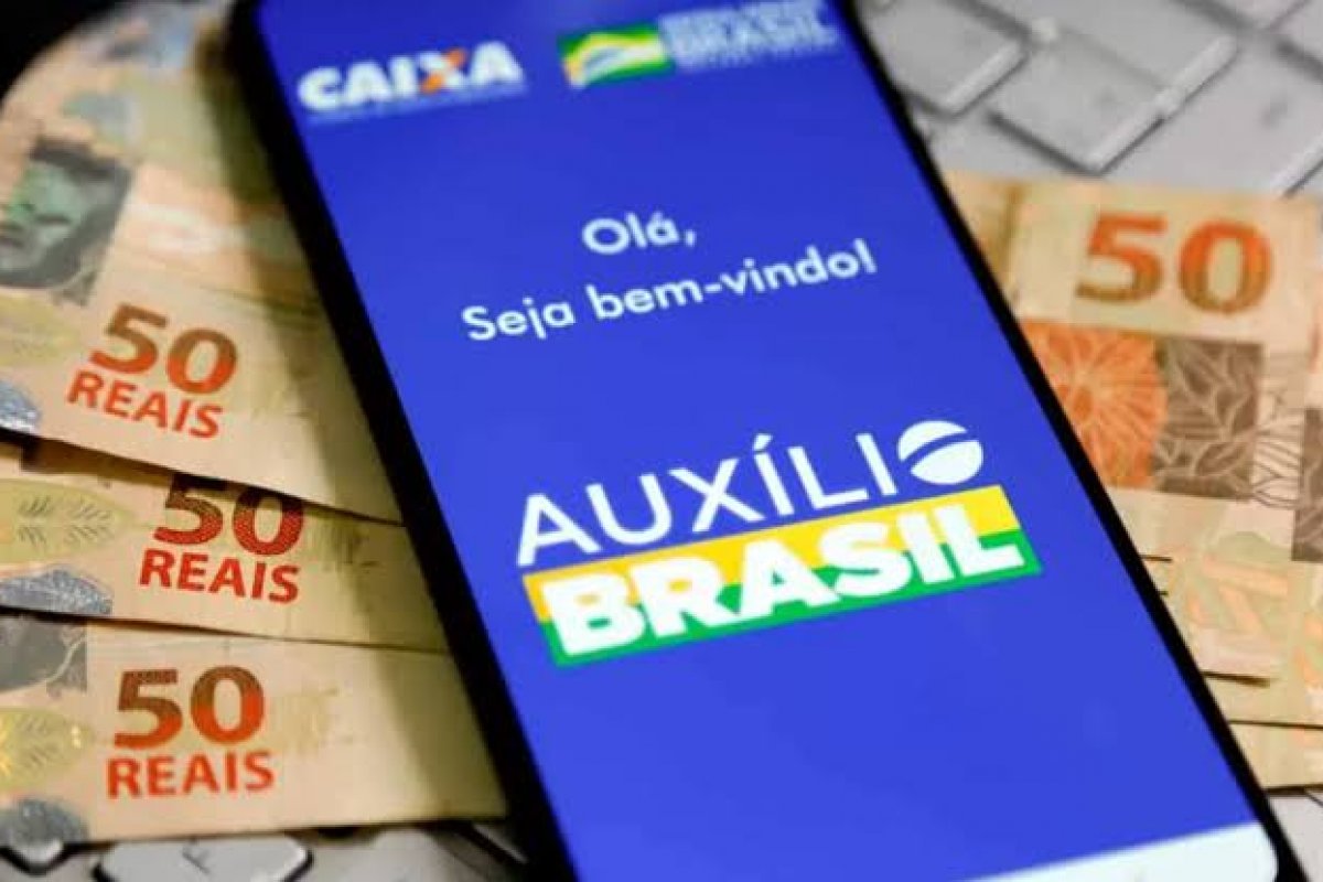 Transição propõe que Lula suspenda consignado do Auxílio Brasil nos primeiros 100 dias