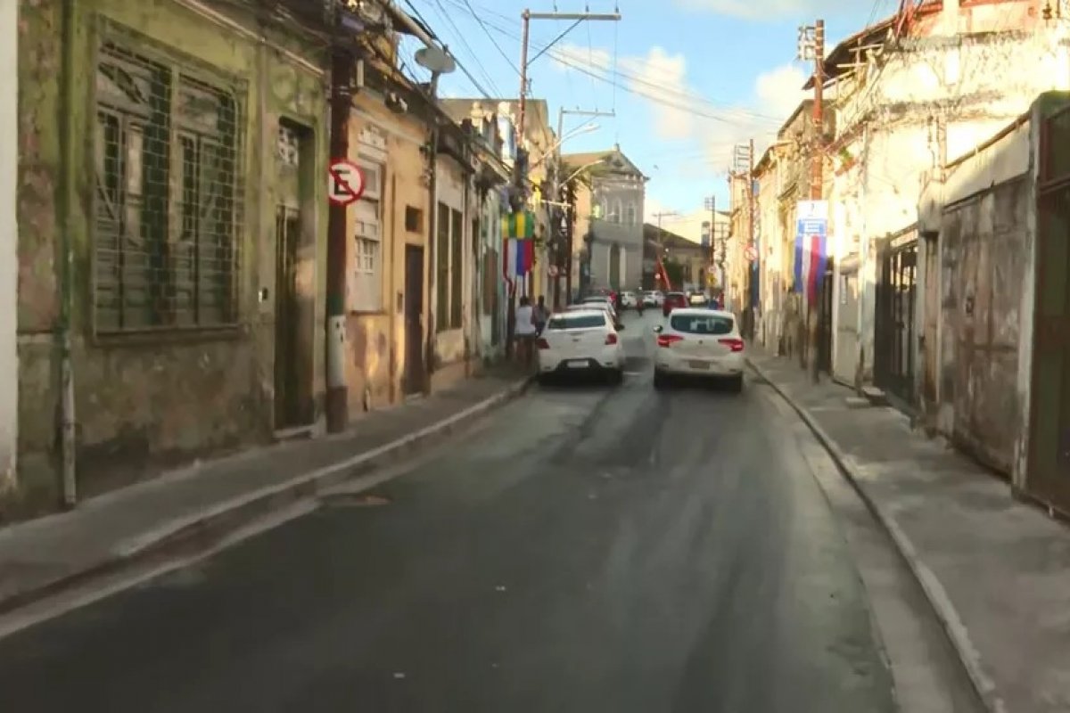 PM prende suspeito de assalto no Santo Antônio Além do Carmo, em Salvador