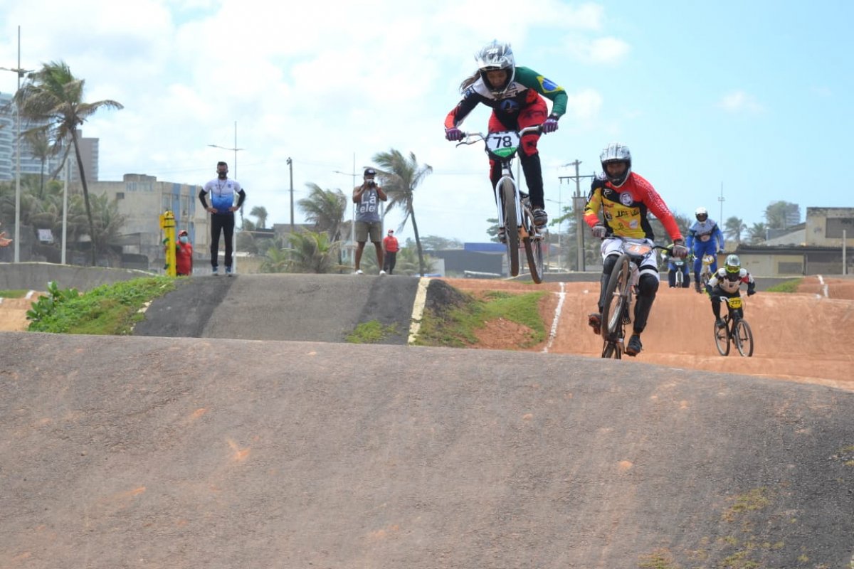 Orla de Pituaçu recebe a última competição estadual de BMX no ano neste domingo (18)