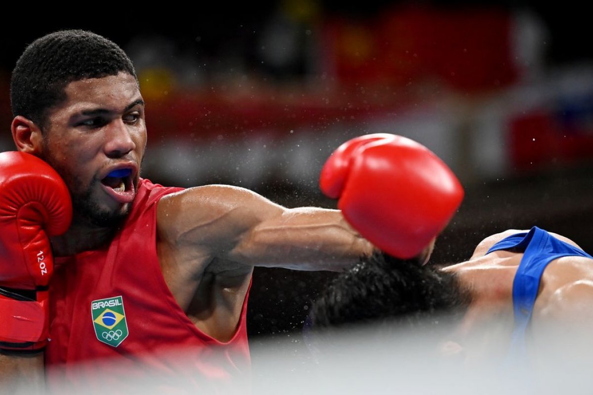 Hebert Conceição vence luta por nocaute no Boxe Show