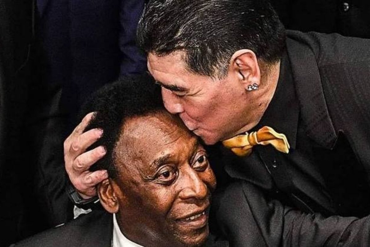 Pelé parabeniza Argentina: 'Certamente Diego está sorrindo agora'
