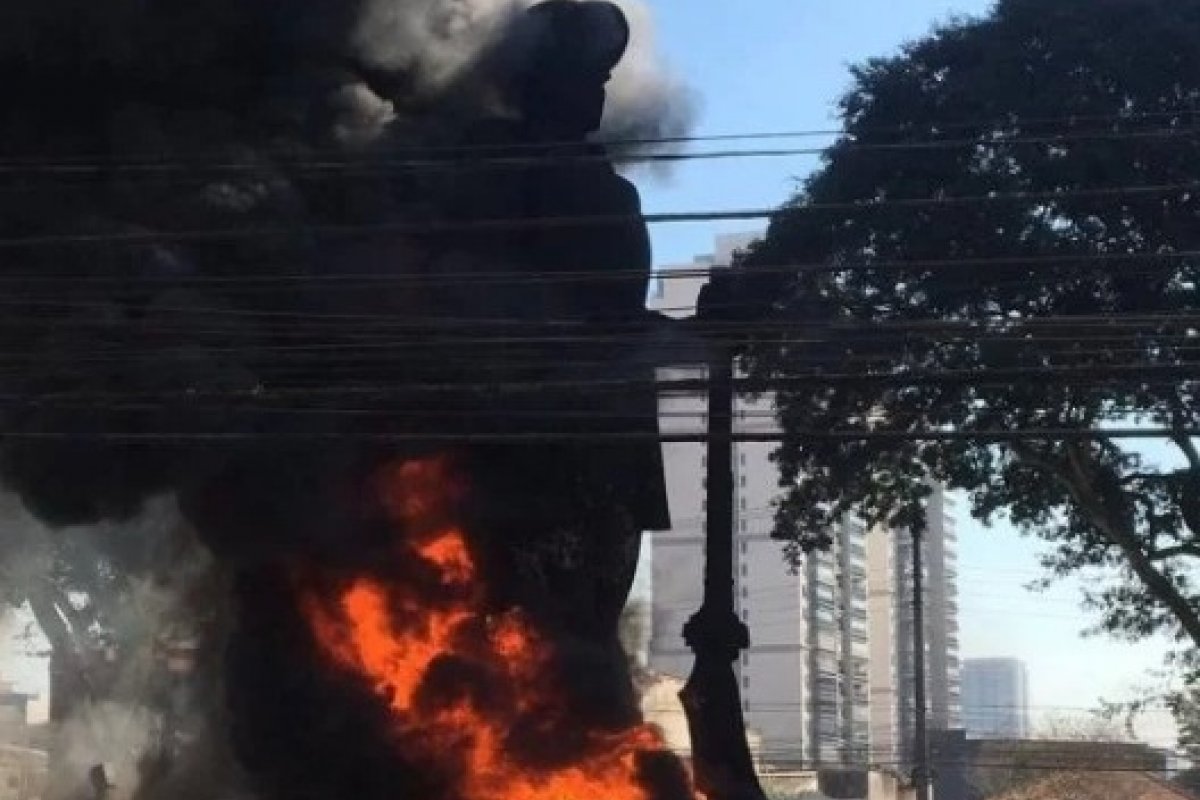 Acusado de incendiar estátua de Borba Gato é condenado pela Justiça de SP