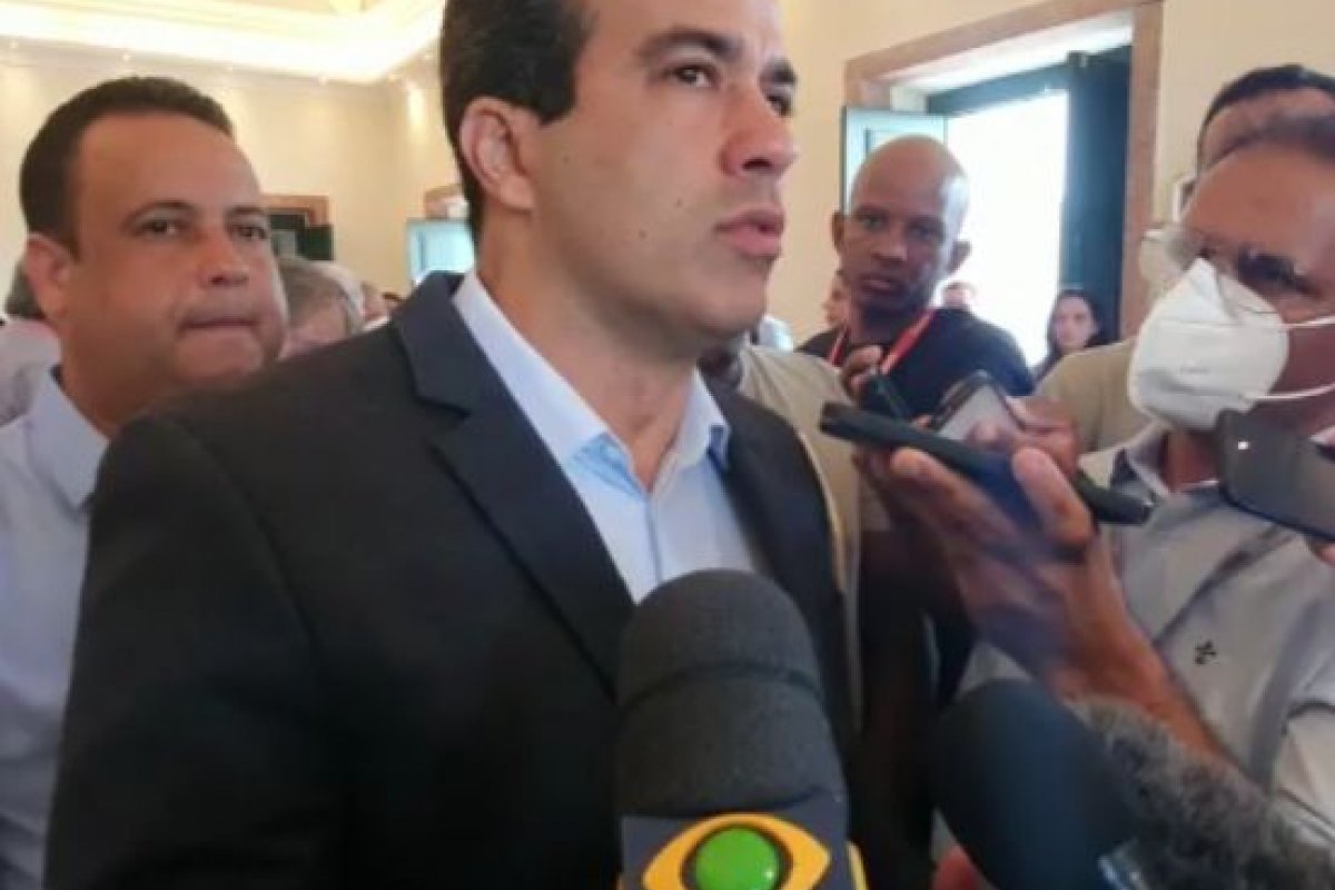 Bruno diz que Carlos Muniz está 'sacramentado' como novo presidente da Câmara