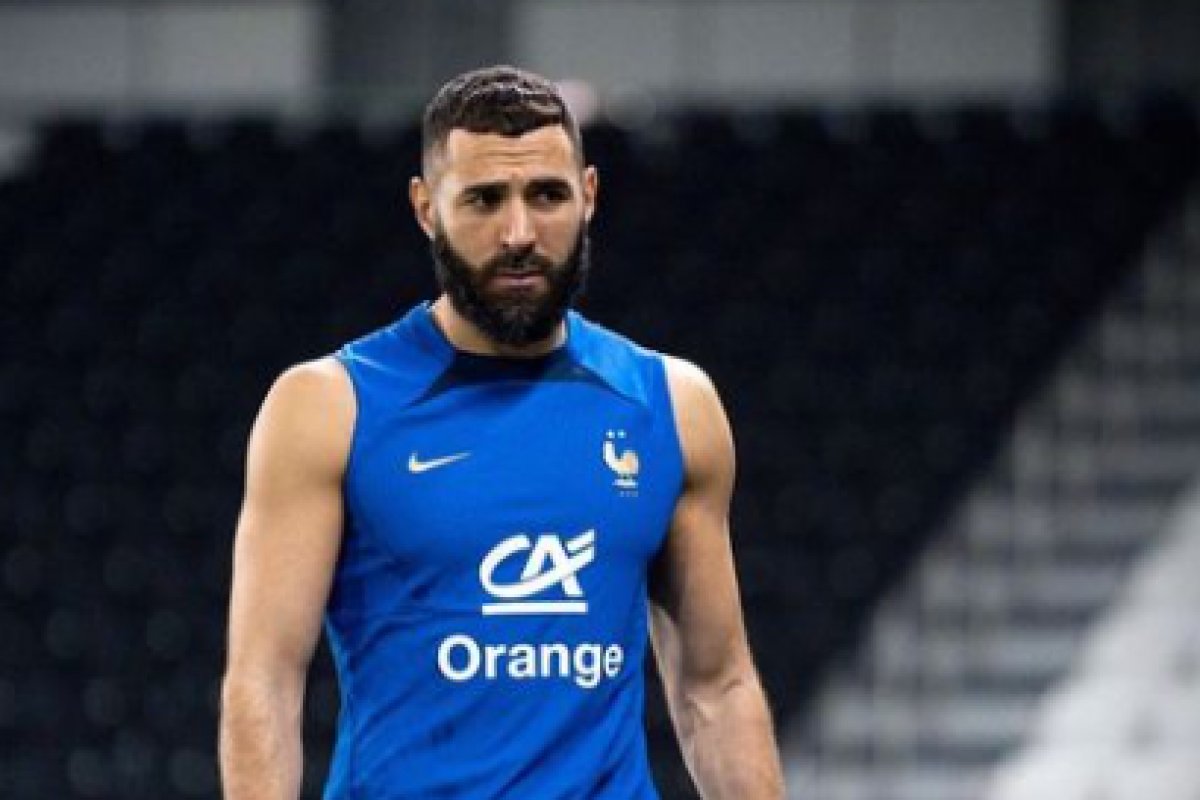 Após lesão e polêmicas, Benzema anuncia aposentadoria da seleção francesa
