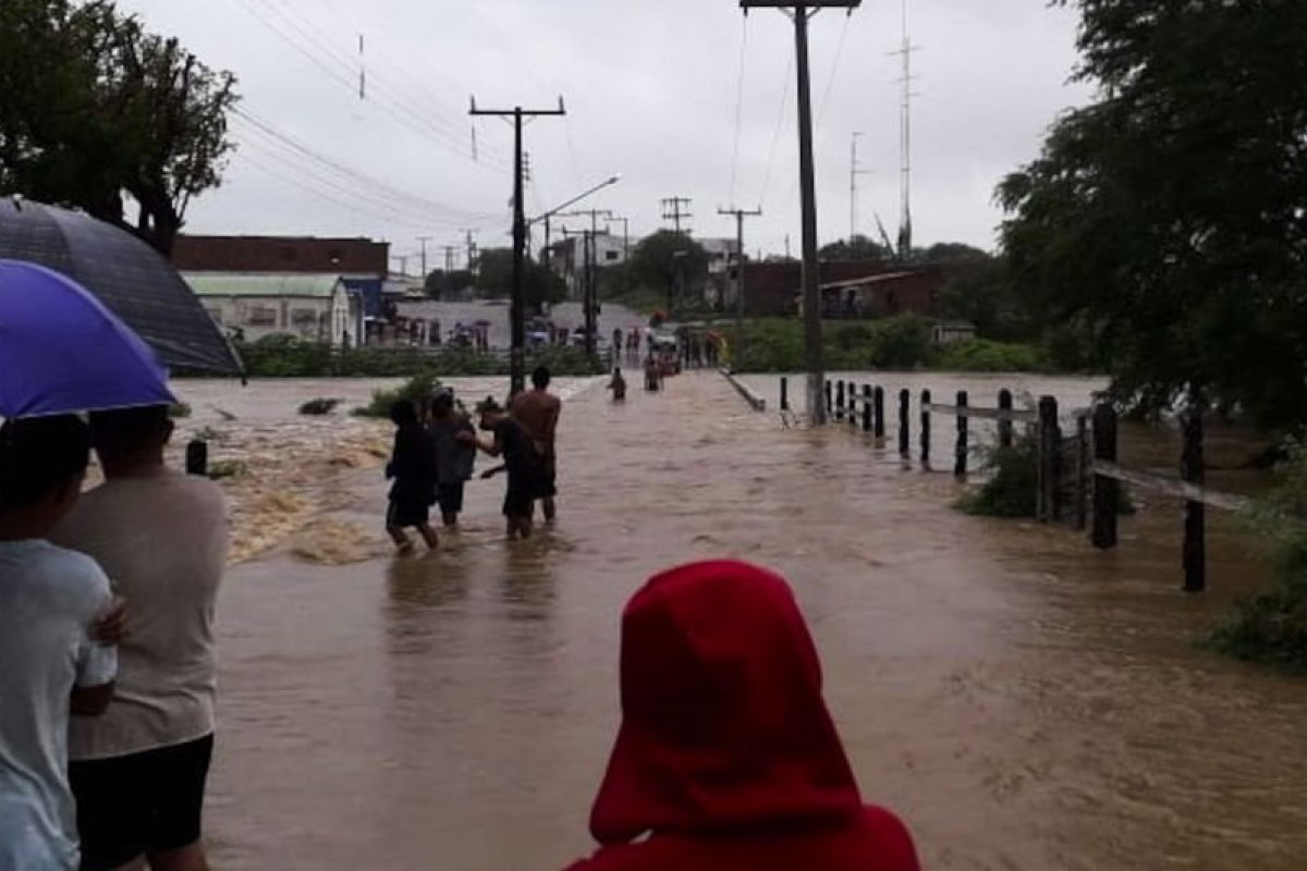 Seduc informou que, até o momento, 147.322 pessoas foram atingidas pelas chuvas na Bahia