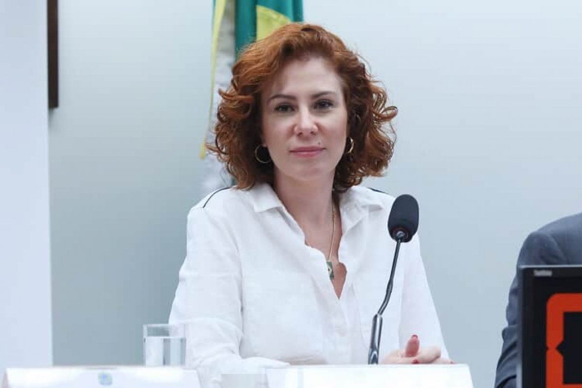 Carla Zambelli tem armas e munições apreendidas à pedido da PGR