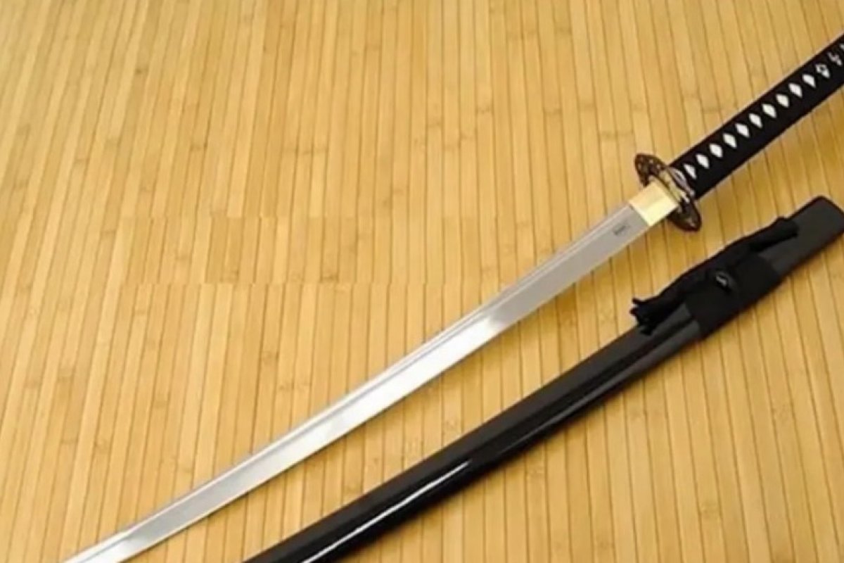 Homem suspeito de agredir mulher com espada samurai é condenado a mais de 6 anos de prisão