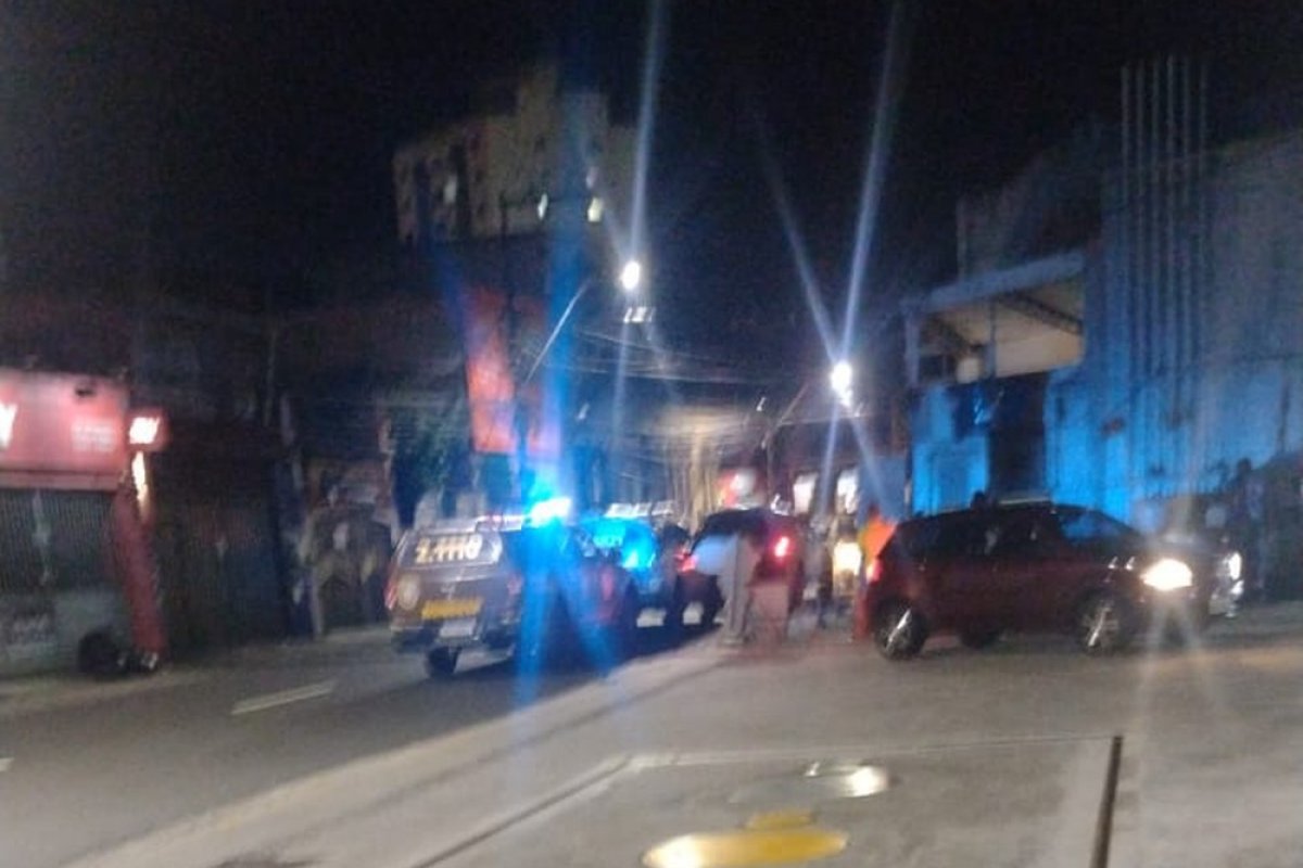 Homem morre e outro fica ferido após troca de tiros com PMs no bairro de Brotas 