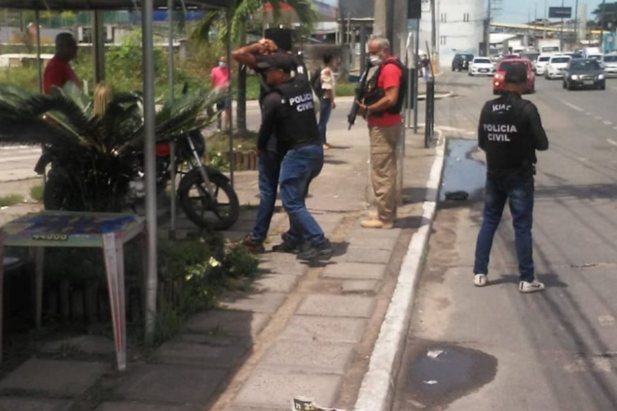 Polícia prende suspeito de assaltos a ônibus em Salvador
