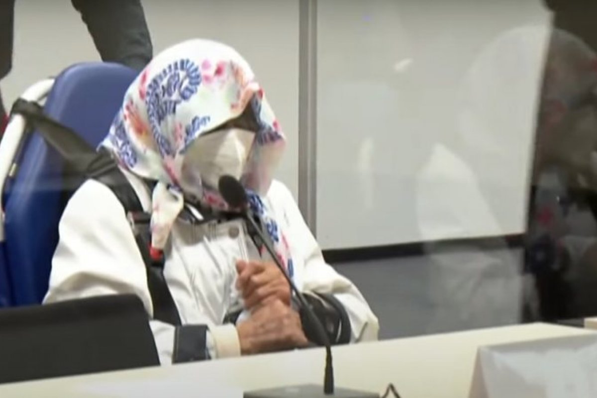 Antiga secretária de campo de concentração nazista é condenada a dois anos de prisão aos 97 anos