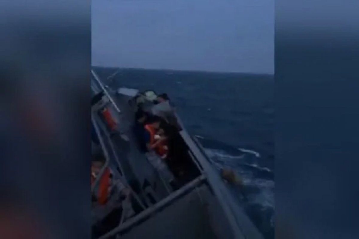 Homem é encontrado com vida após naufrágio na Tailândia