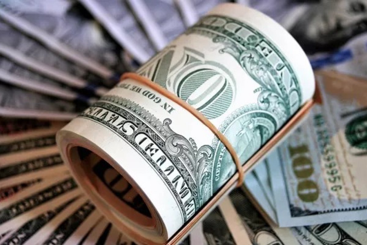 Com foco na PEC do Estouro, dólar tem pouca variação frente ao real nesta quarta (21)