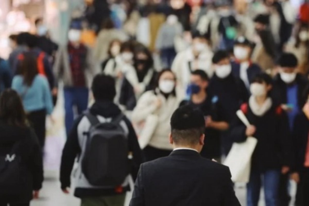 Covid-19: 800 milhões de pessoas podem ser infectadas na China no inverno