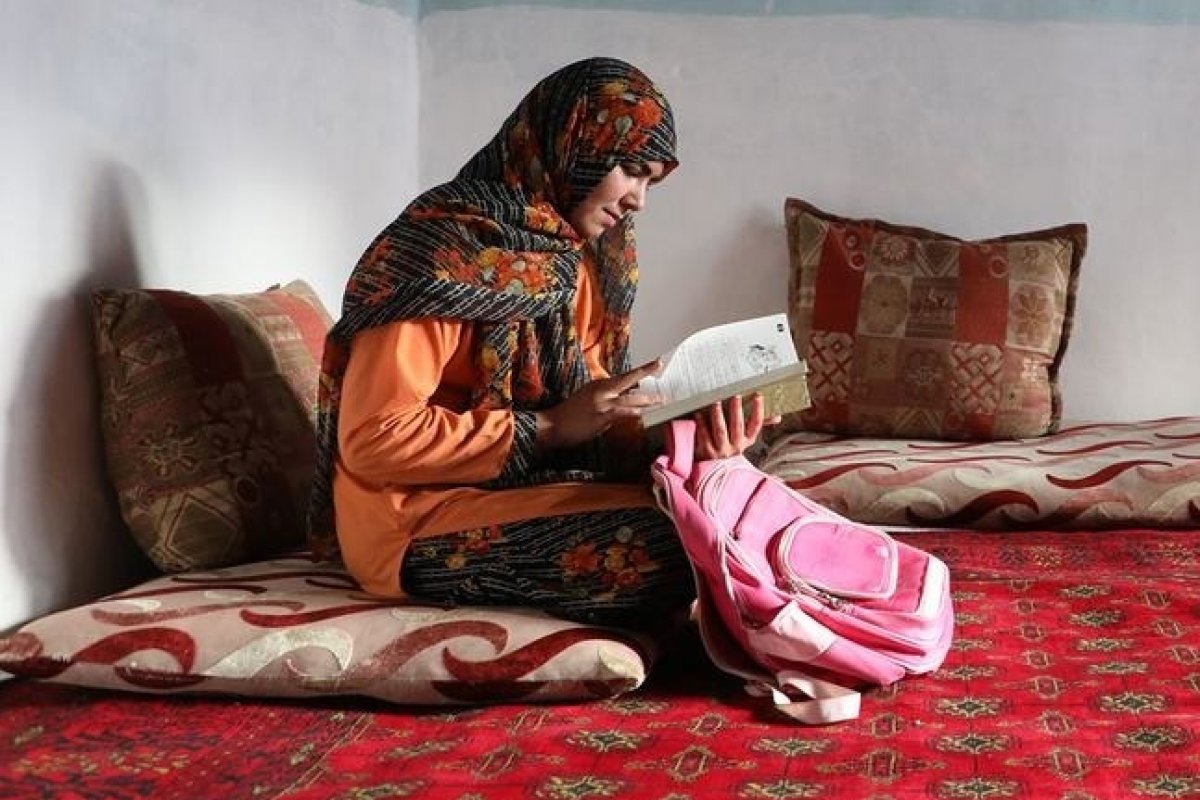 ONU pede que Talibã revogue proibição de mulheres em universidades