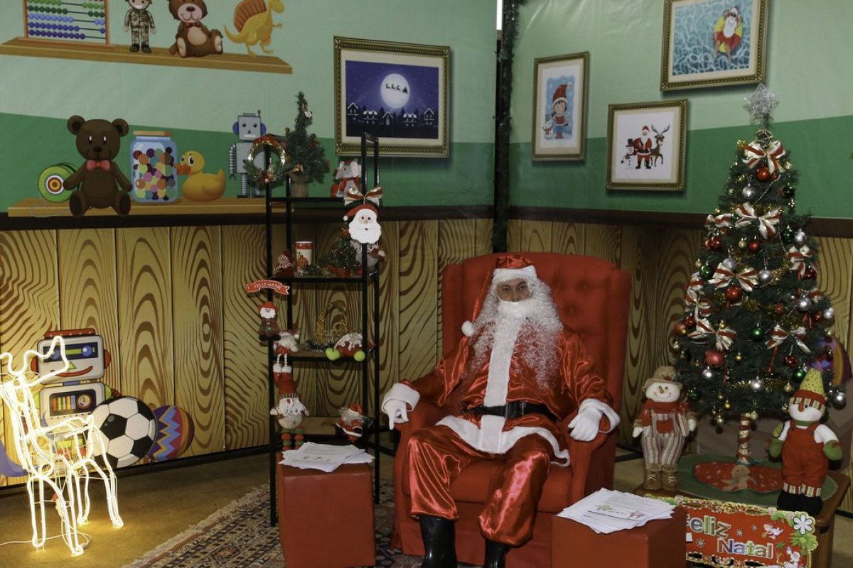 Pesquisa aponta que brasileiros pretendem gastar até R$300 em presentes de natal