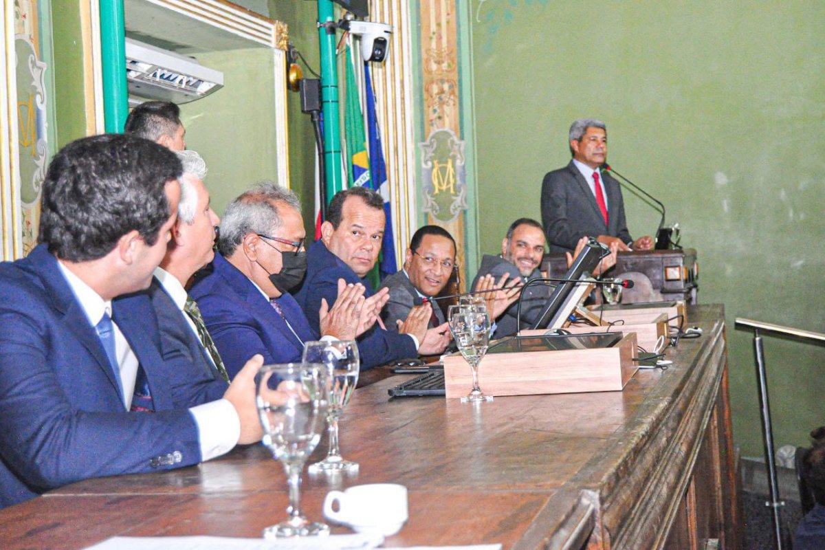 Jerônimo Rodrigues comparece à Câmara de Salvador