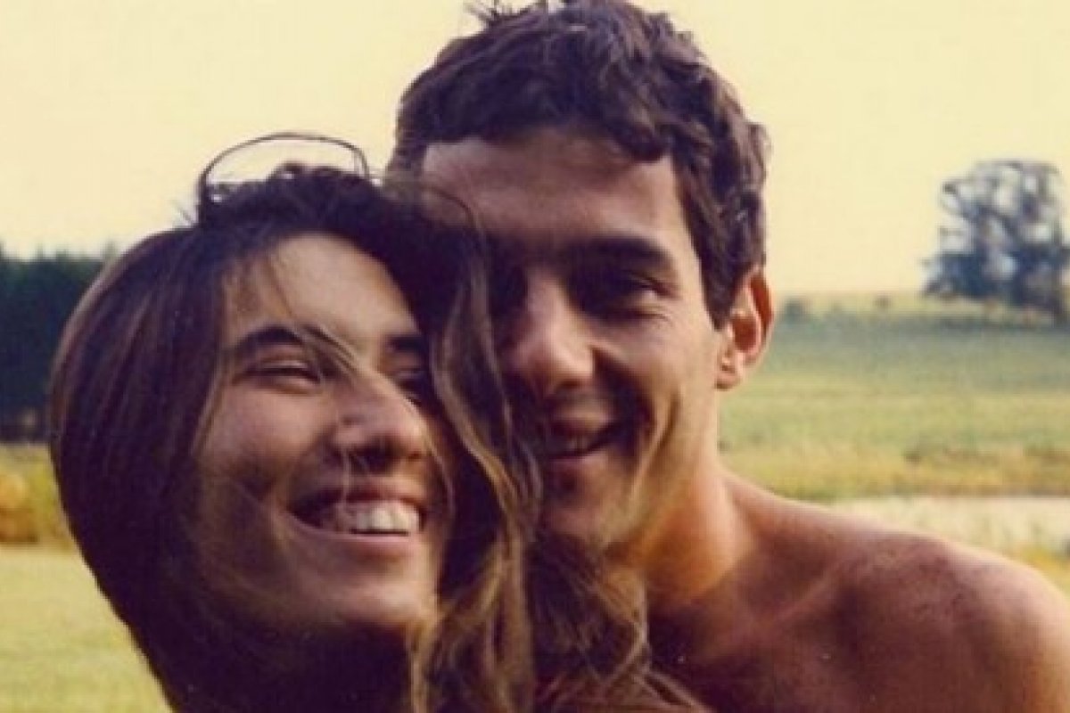 Após se manter calada durante décadas, namorada secreta de Senna relata em livro seu romance com o piloto