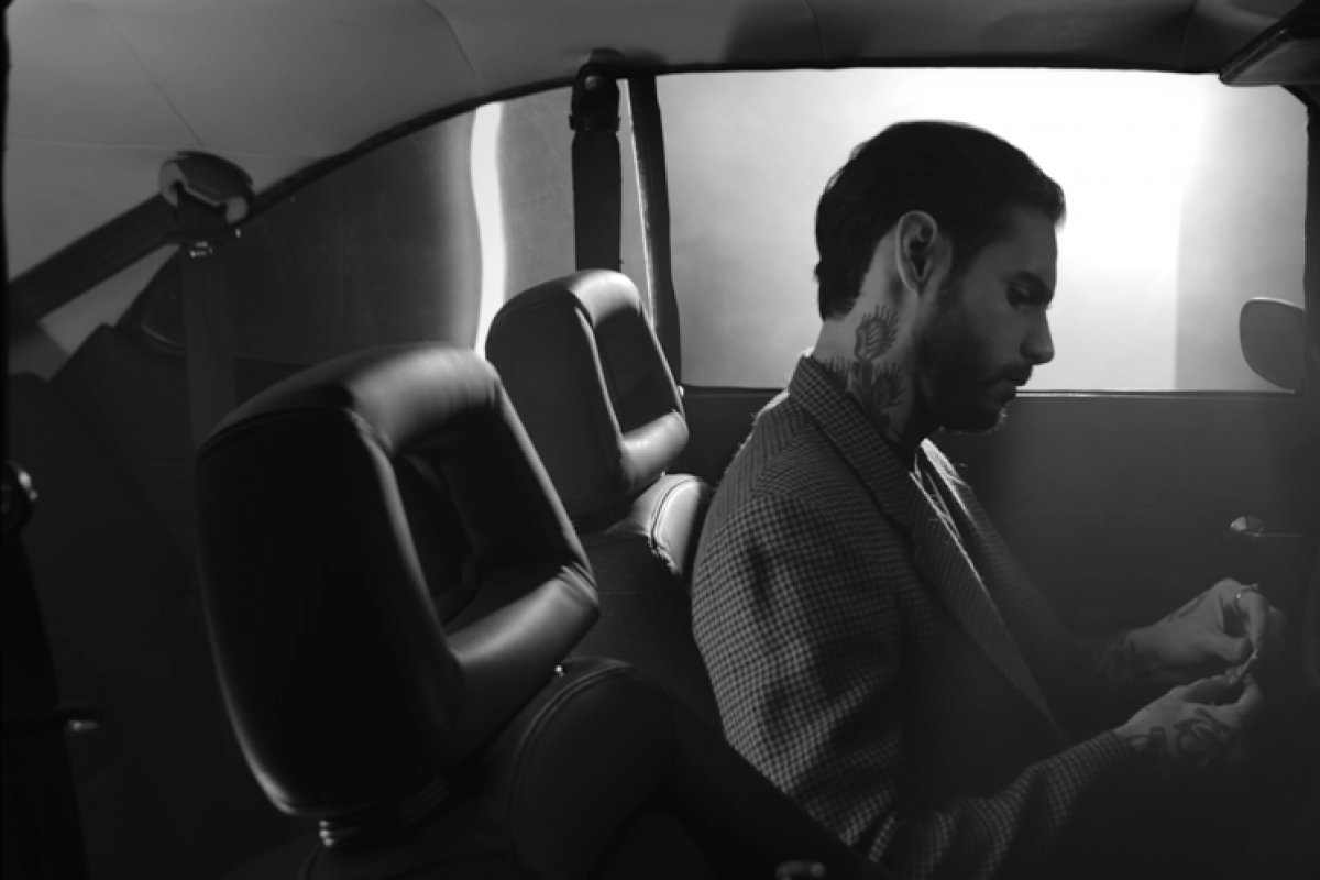 Montanee lança superprodução em vídeo-filme preto e branco da música The Widower