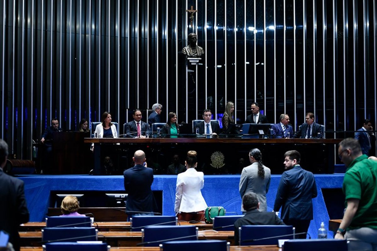 PEC que impede lei federal de criar despesa sem fonte de receita é promulgada