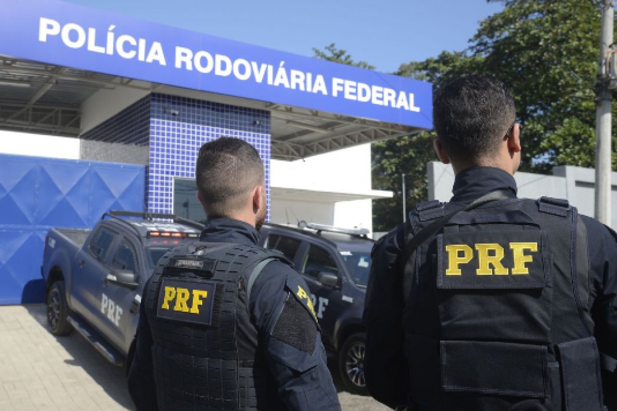 PRF inicia Operação Natal 2022 nas rodovias do Brasil