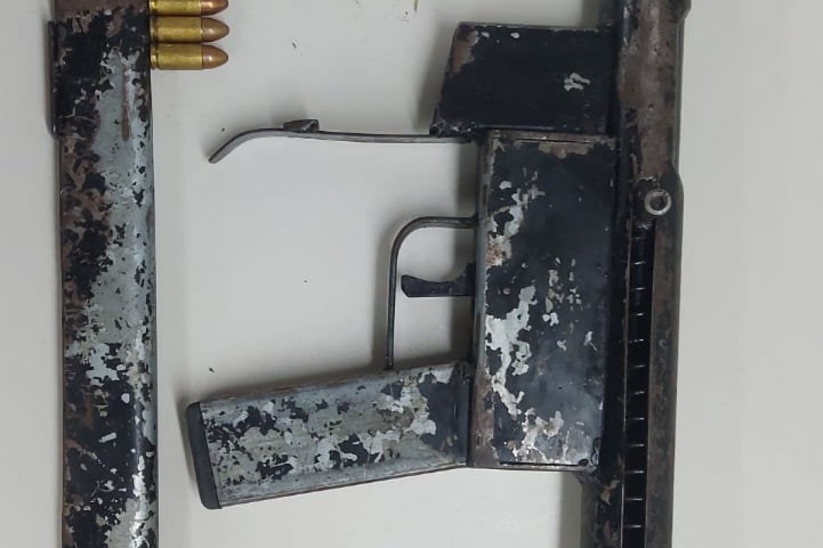 Salvador: PM apreende submetralhadora no Iapi