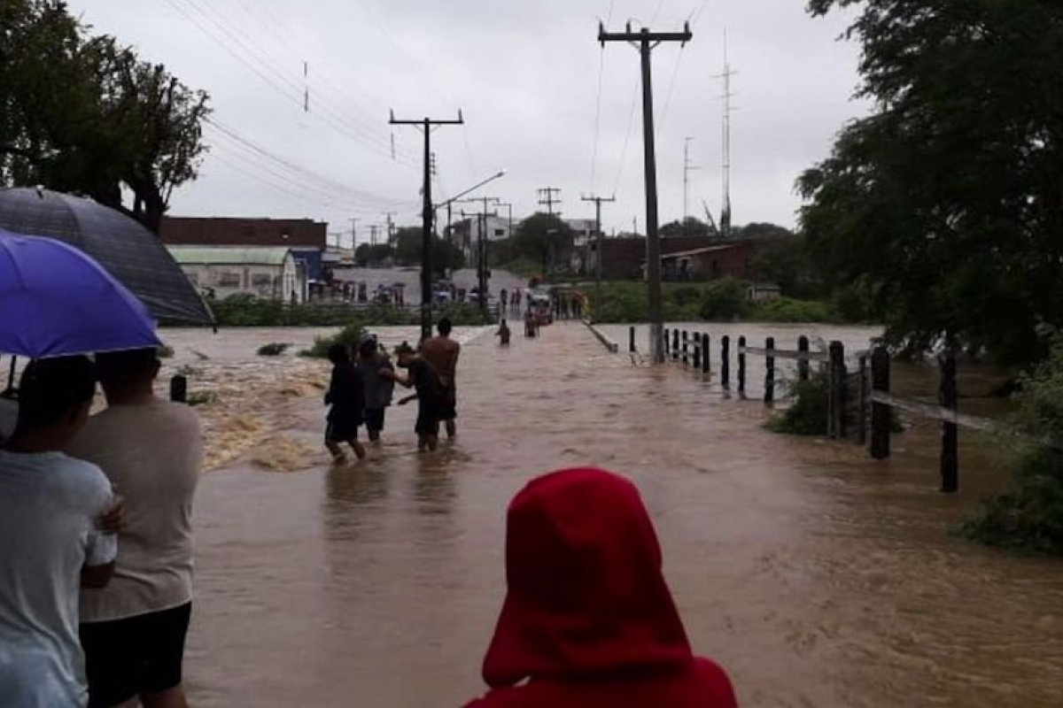 Número total de atingidos pelas chuvas na Bahia sobe para 164.463 pessoas