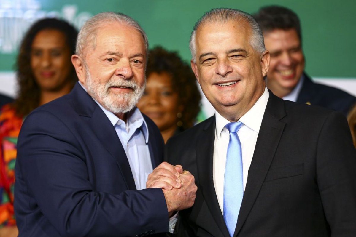 Márcio França diz que porto de Santos, em SP, não será privatizado